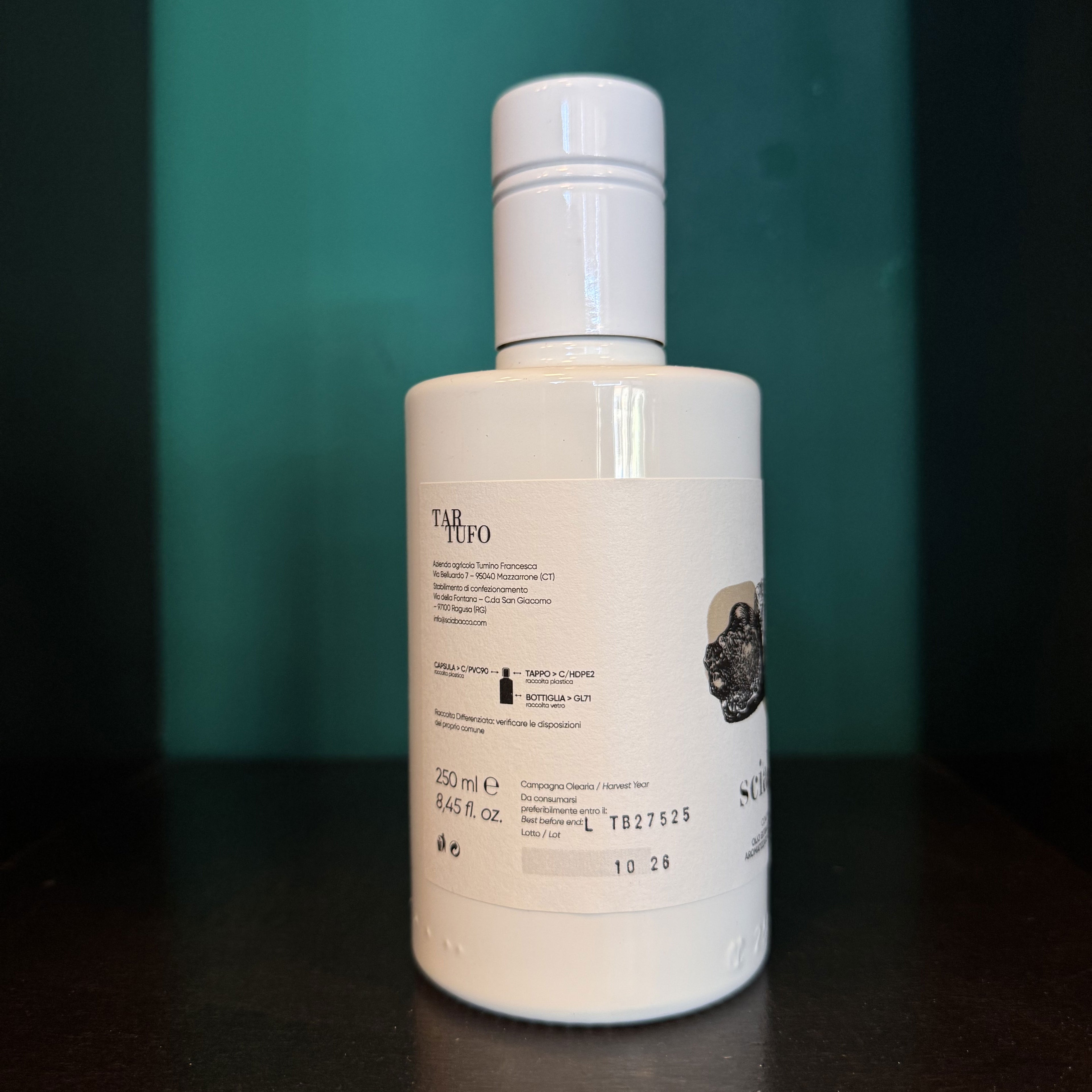 Truffle Flavored Sciabacco - condiment based on extra virgin olive oil flavored with white truffle